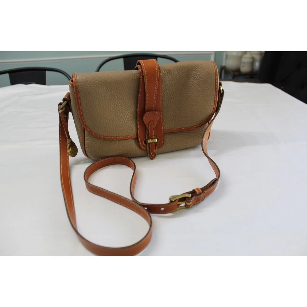 Vintage Dooney & Bourke AWL Pebble Leather Crossbody Messenger Bag USA Taupe Tan
